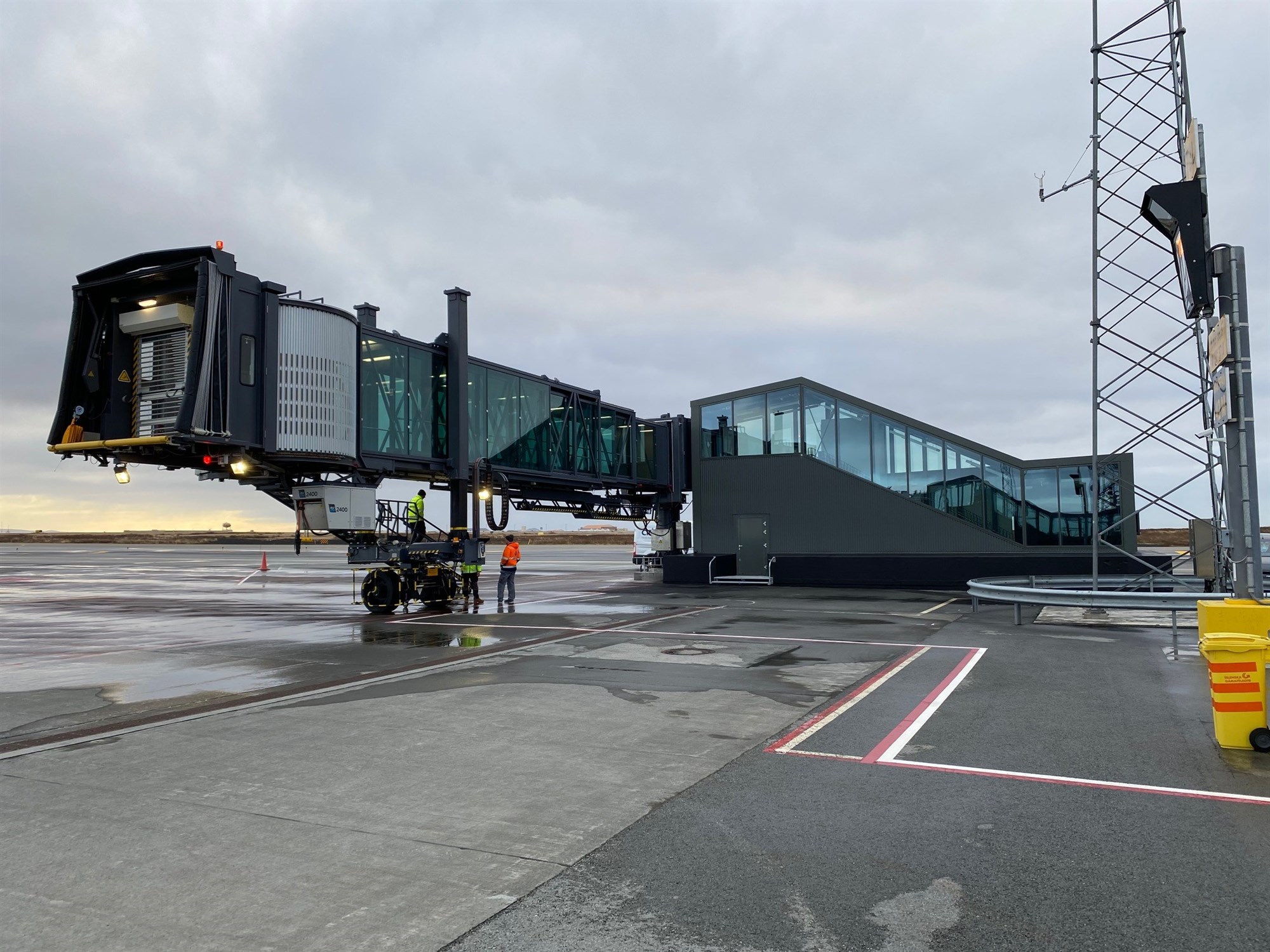 apron boarding stations